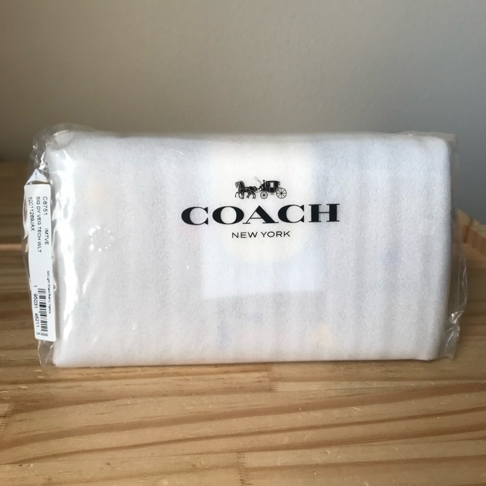 Coach wallet🎈🎈 - Picture 10 of 10